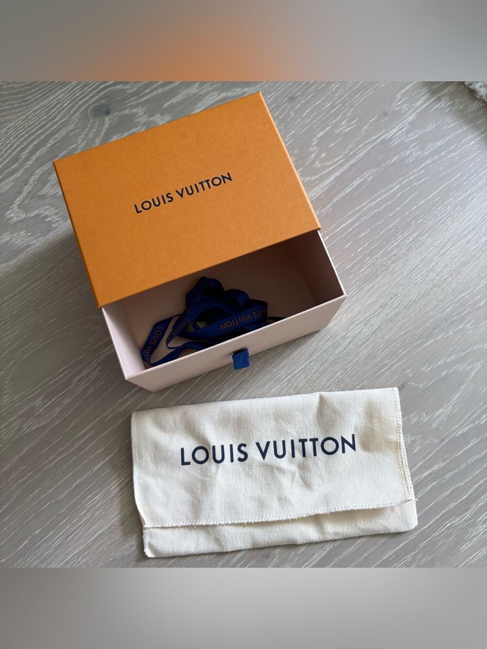 Louis Vuitton Dust bag and gift box